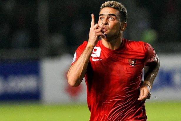 Aksi selebrasi striker timnas Indonesia, Cristian Gonzales,